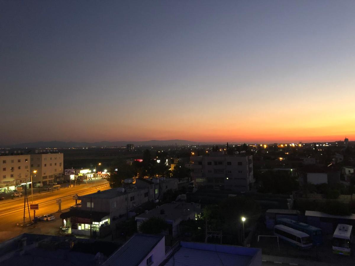 Deniz Airport Suites Nikosia Exterior foto